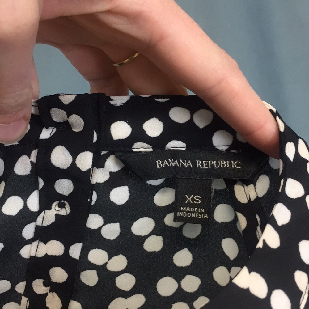 Gently Used Banana Republic Work Top - Picture 8 of 8